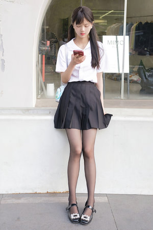 2019中文在线高清观看电视剧邻居里